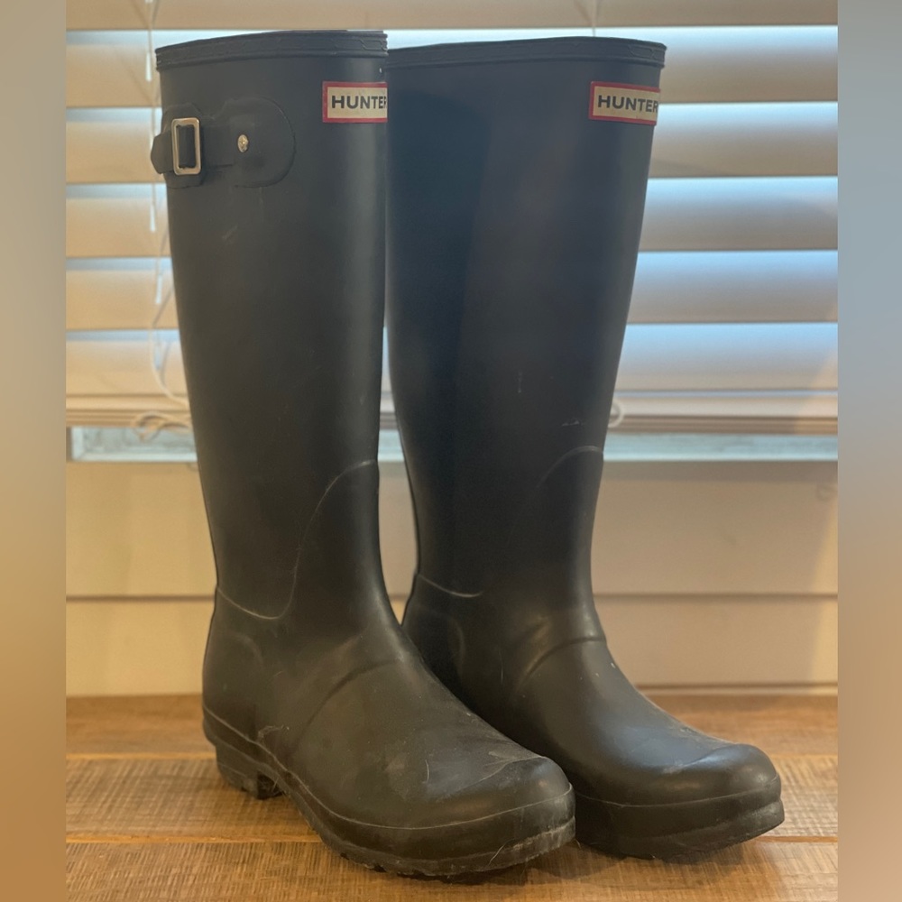 Black Hunter Boots (authentic) Size 7